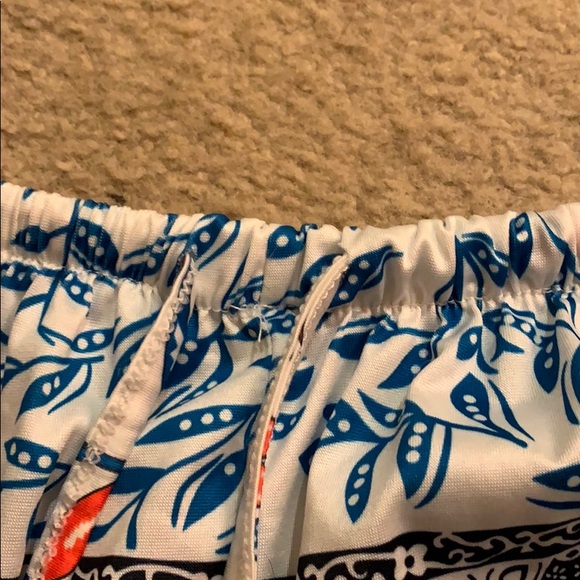 Patterned Shorts - Picture 3 of 4